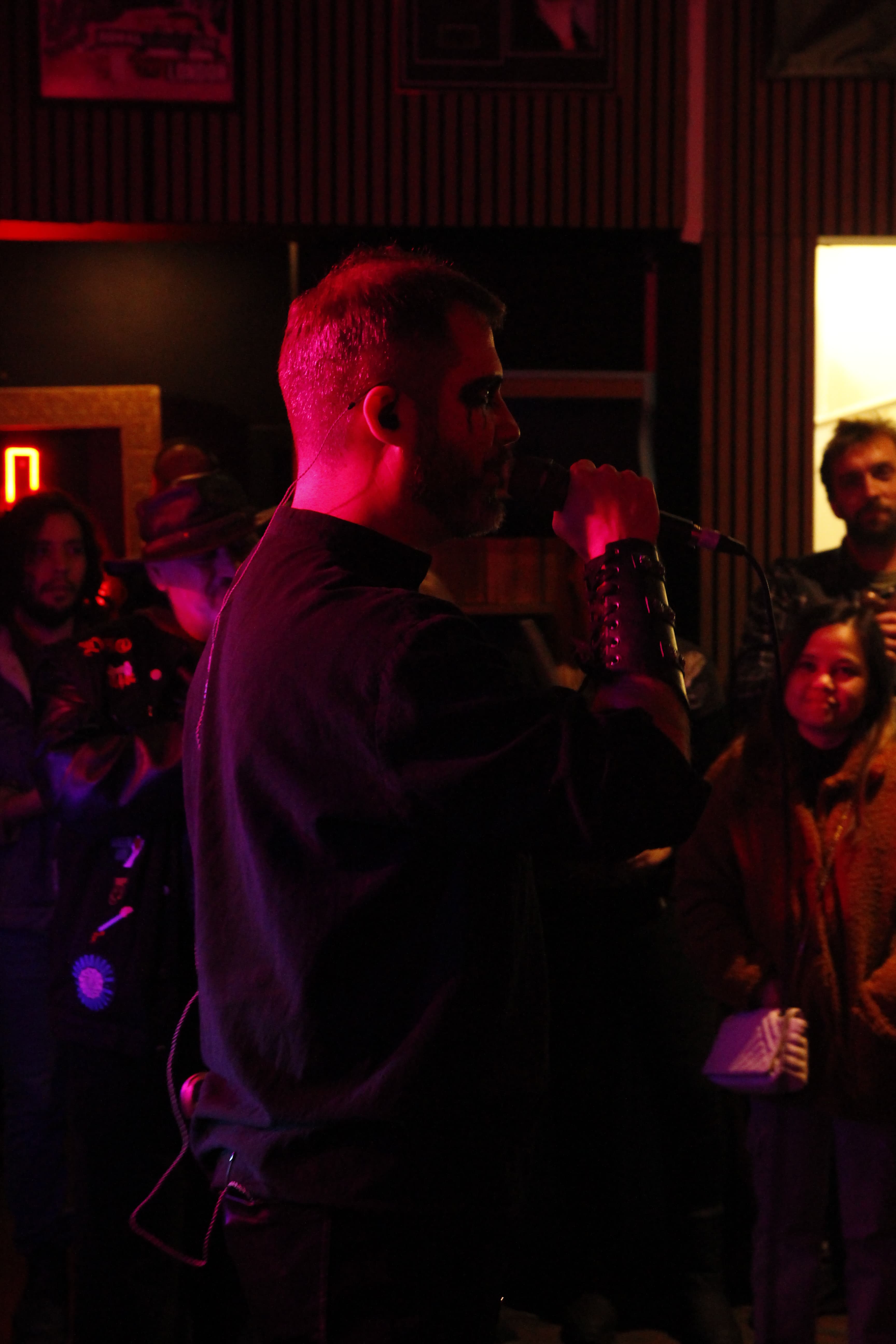 Dan enchanting the audience at the Six Six Bar